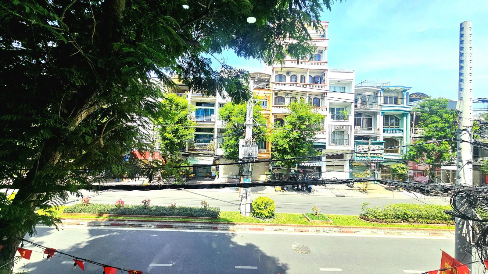 Bán nhà MT 307/23 Bàu Cát, P12, TB, 133m2, 2 tầng, 2PN, Đông Nam, SH, 15 tỷ. LH: 0898333313 15995520