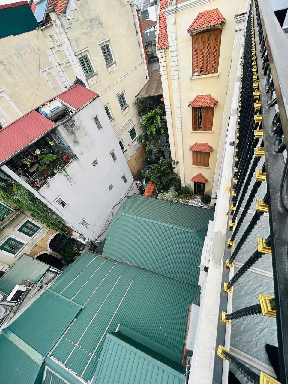  NGỌC HÀ - ĐỘI CẤN - GẦN HỒ - NGÕ RỘNG - DT 98M² – 5 TẦNG - GIÁ 20 TỶ 15995543