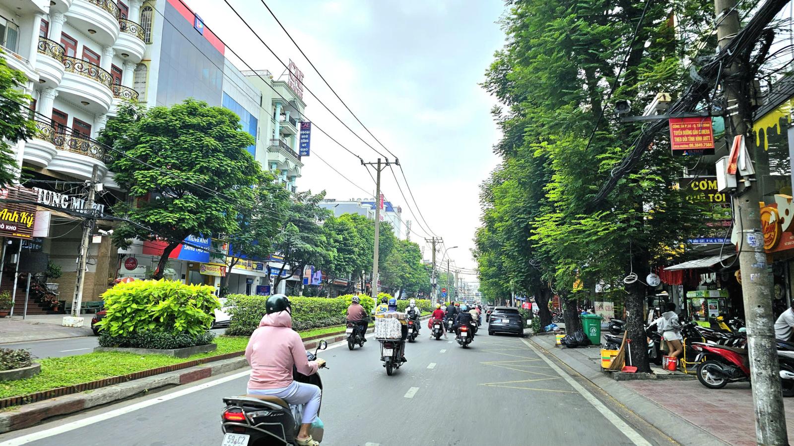 Bán nhà MT 307/23 Bàu Cát, Tân Bình 133m2 (4.1x33m) 2T, 2PN, 2WC, ĐN. Sổ hồng 15 tỷ. LH: 0898333313 15995546