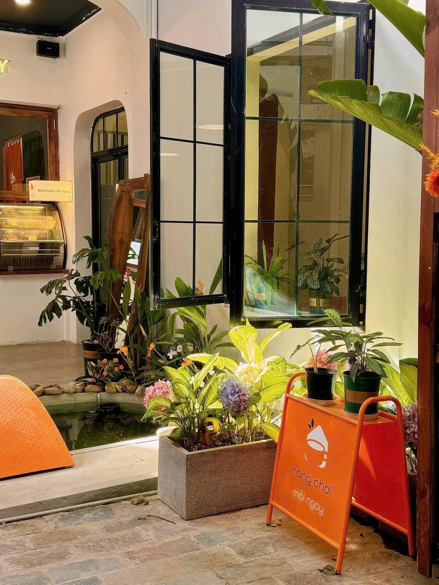 CHÍNH CHỦ CẦN SANG NHƯỢNG gấp QUÁN CAFE BIỆT THỰ 3 TẦNG – Ô CHỢ DỪA, ĐỐNG ĐA – GIÁ CHỈ 650TR 15995552