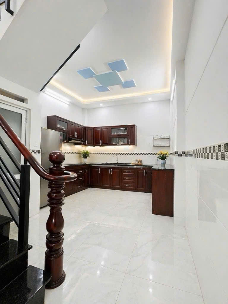 Bán nhà Lê Văn Qưới - 4 tầng - HXH 6M - ngay ngã tư bốn xã - 5.9 tỷ (tl) 15995558