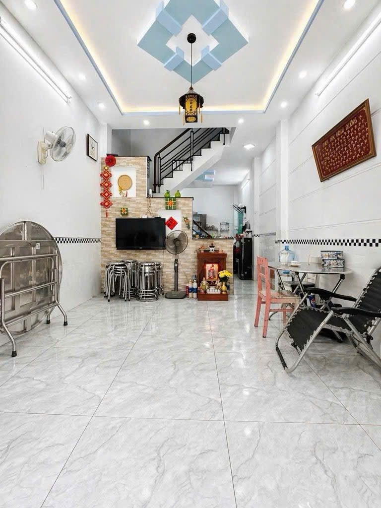 Bán nhà Lê Văn Qưới - 4 tầng - HXH 6M - ngay ngã tư bốn xã - 5.9 tỷ (tl) 15995558