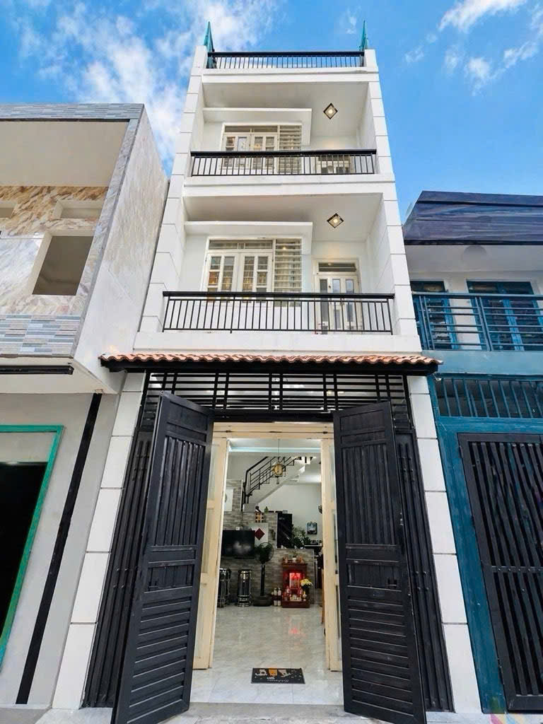 Bán nhà Lê Văn Qưới - 4 tầng - HXH 6M - ngay ngã tư bốn xã - 5.9 tỷ (tl) 15995558