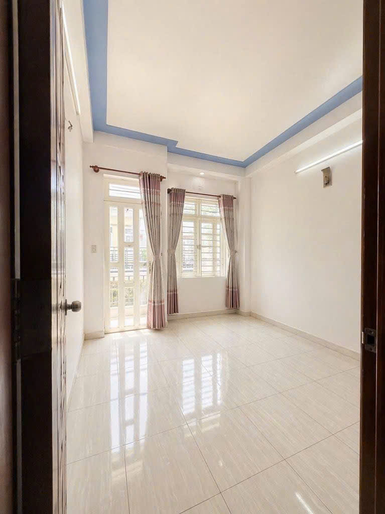 Bán nhà Lê Văn Qưới - 4 tầng - HXH 6M - ngay ngã tư bốn xã - 5.9 tỷ (tl) 15995558