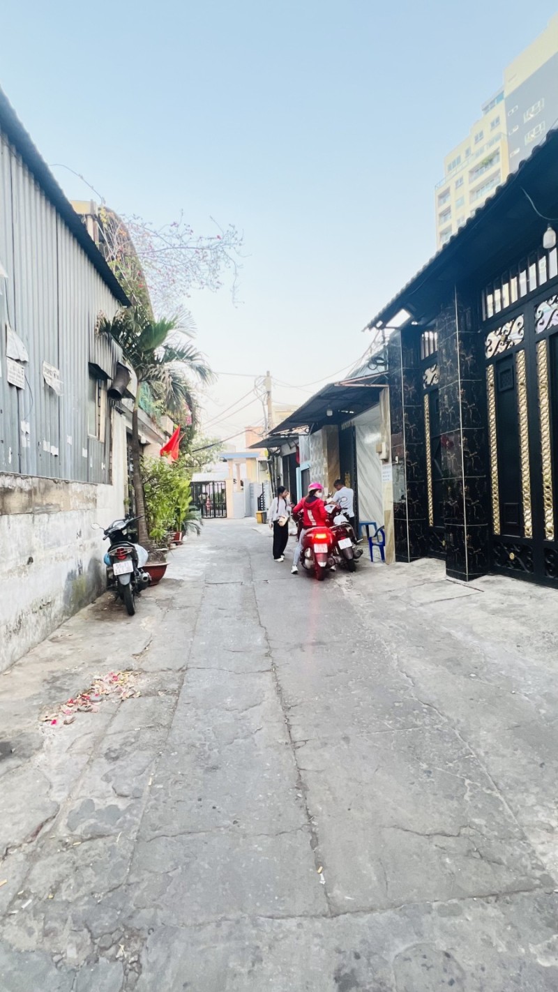 BÁN NHÀ GÒ VẤP HXH 120M2 3 TẦNG NGANG 8M NỞ HẬU CHDV 7 PN PHẠM VĂN ĐỒNG GẤP BÁN 6,9 TỶ. 15995625