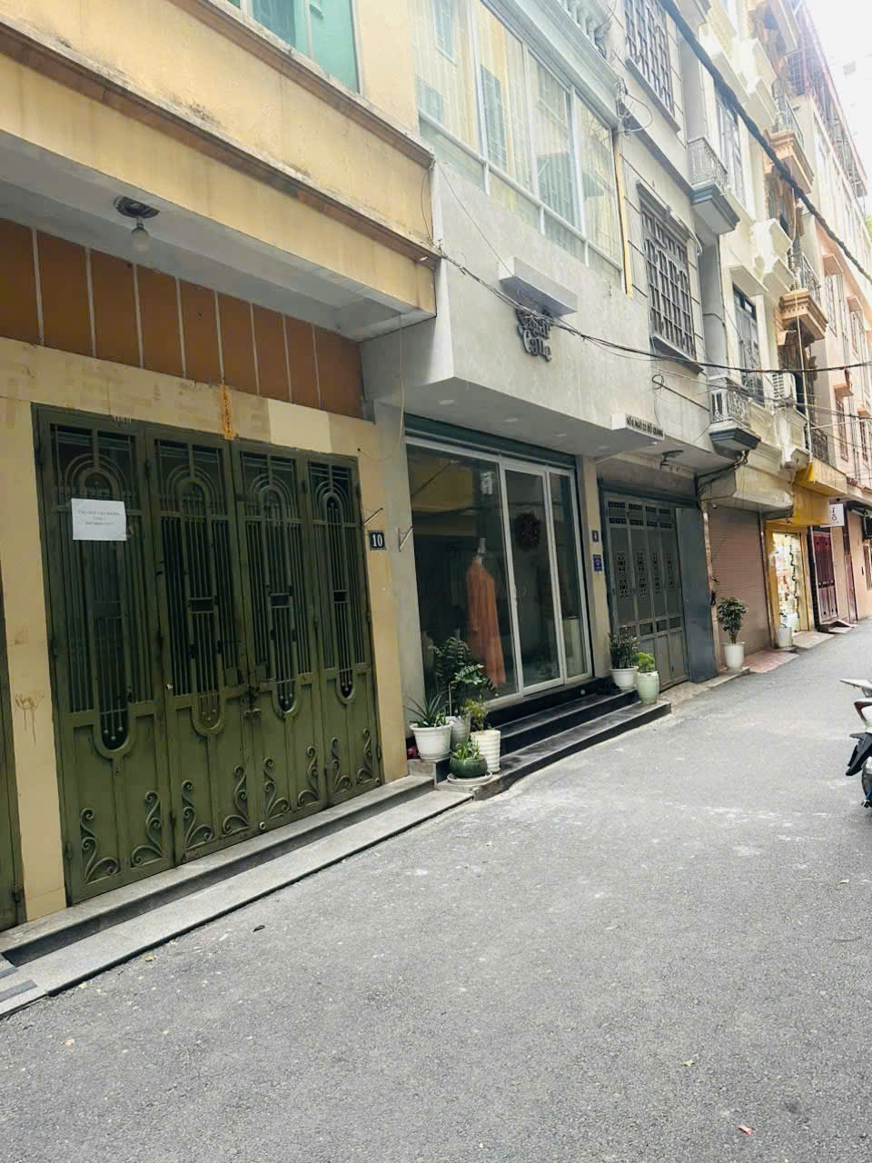 Cho thuê mặt bằng tầng 1 phường Trung Hòa, quận Cầu Giấy, Hà Nội. 15995659