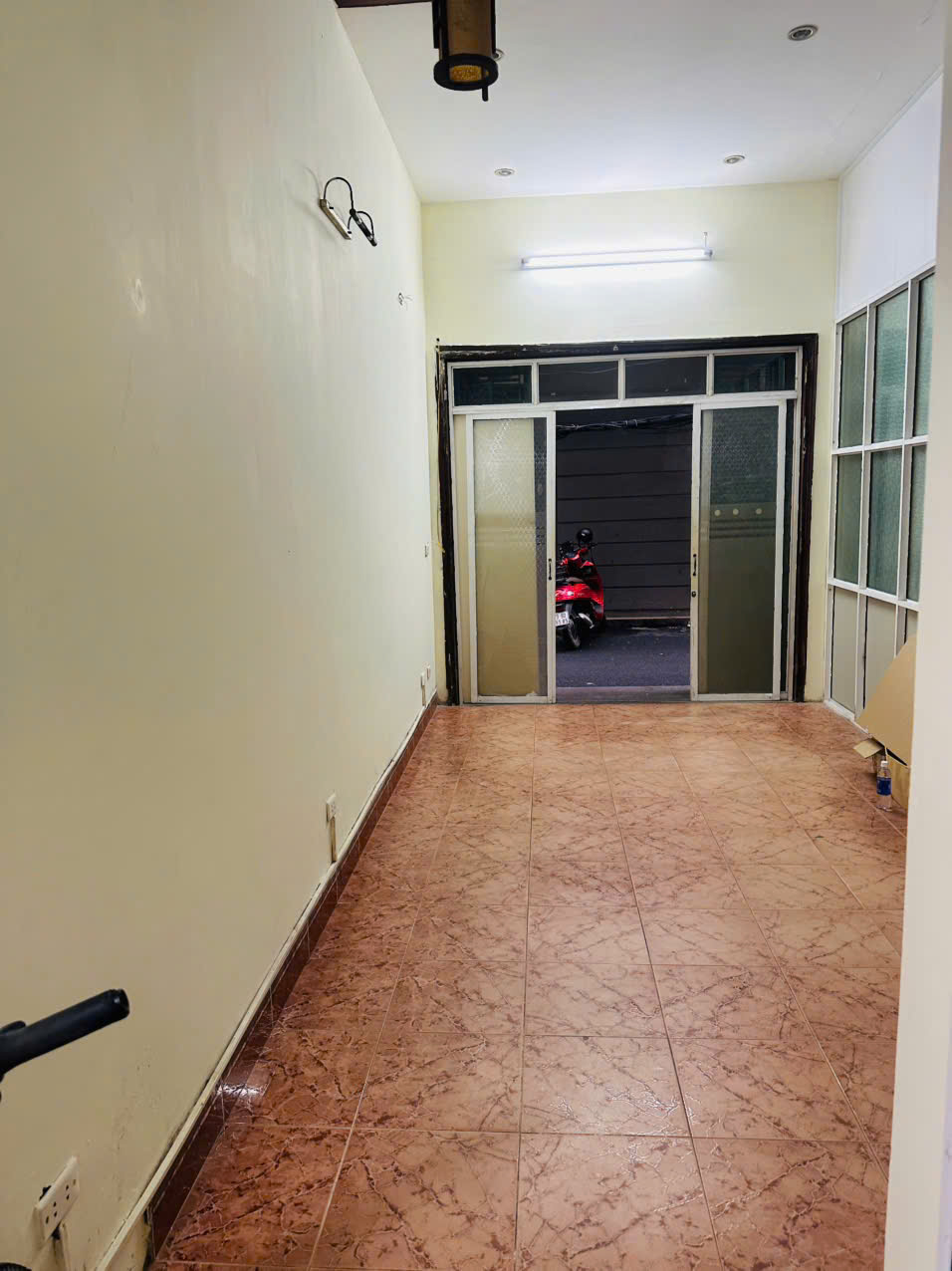 Cho thuê mặt bằng tầng 1 phường Trung Hòa, quận Cầu Giấy, Hà Nội. 15995659