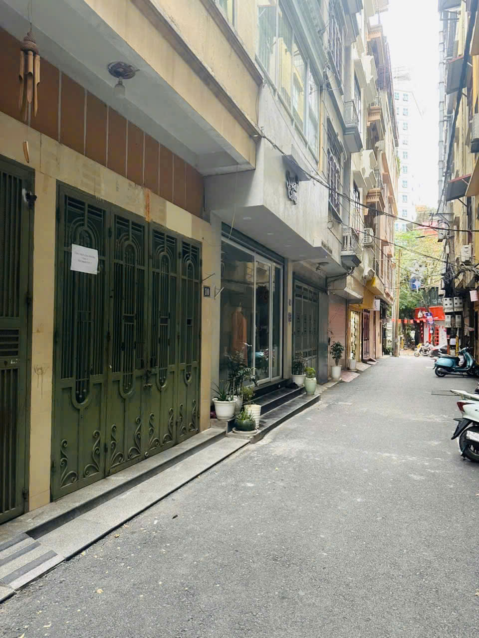 Cho thuê mặt bằng tầng 1 phường Trung Hòa, quận Cầu Giấy, Hà Nội. 15995659