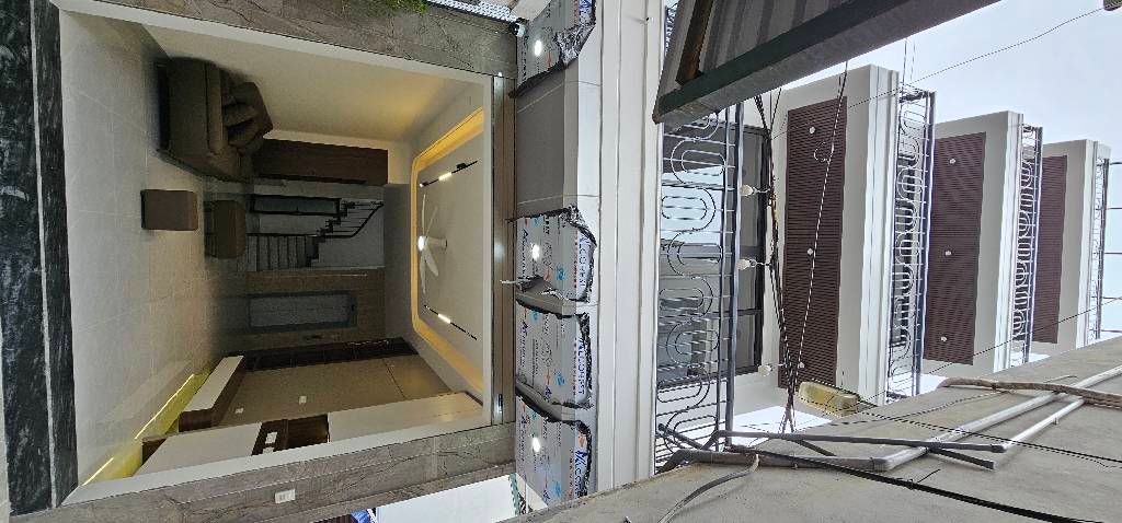 Bán nhà ngõ 74 Thượng Thanh 53m x 5T thang máy mới tinh, oto gần, chỉ nhỉnh 10 tỷ còn tl. 15995660