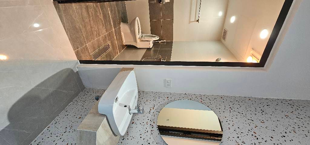 Bán nhà ngõ 74 Thượng Thanh 53m x 5T thang máy mới tinh, oto gần, chỉ nhỉnh 10 tỷ còn tl. 15995660