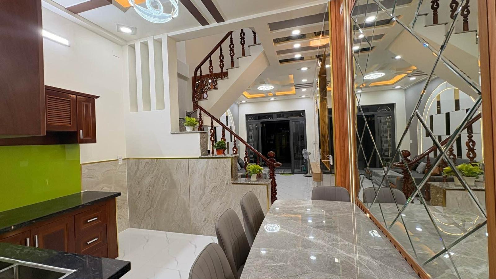 NHÀ ĐẸP-GIÁ TỐT NHÀ MỚI ĐẸP LUNG LINH 3 TẦNG-HẺM OTO 5m-HIỆP THÀNH-Q12- 5,x TỶ (x nhỏ xíu) 15995665