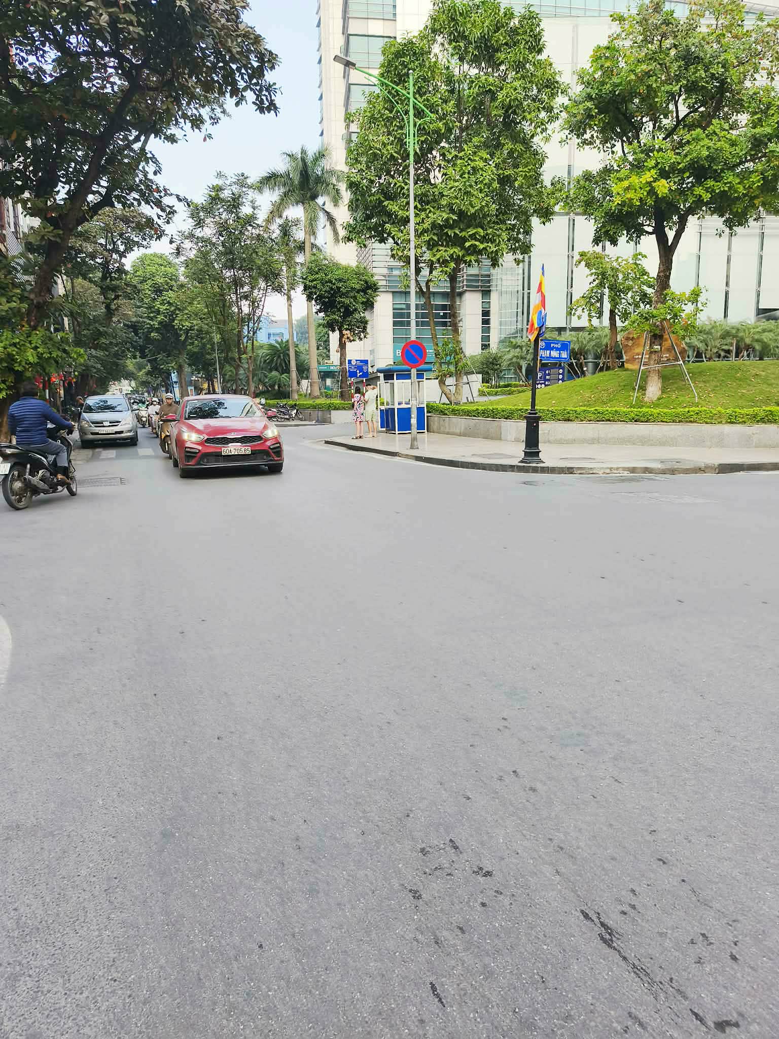 GIẢM SỐC NHÀ CỬA BẮC PHỐ VIP BA ĐÌNH GIÁP RANH HOÀN KIẾM CÁCH PHỐ 30M. 7,95 TỶ  15995707