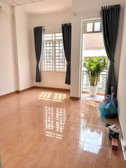 NHÀ NGANG 5M - LÔ GÓC - HẺM OTO ĐỖ CỬA-GIÁ NHỈNH 4 TỶKV SẦM UẤT QUẬN TÂN PHÚ-GIÁ NHỈNH 4 TỶ 15995710