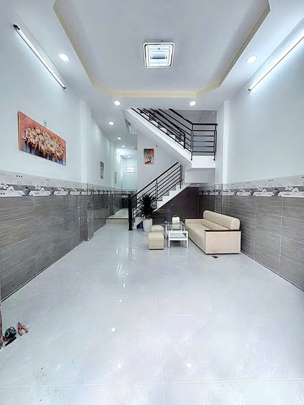 NHÀ NGANG 5M - LÔ GÓC - HẺM OTO ĐỖ CỬA-GIÁ NHỈNH 4 TỶKV SẦM UẤT QUẬN TÂN PHÚ-GIÁ NHỈNH 4 TỶ 15995710