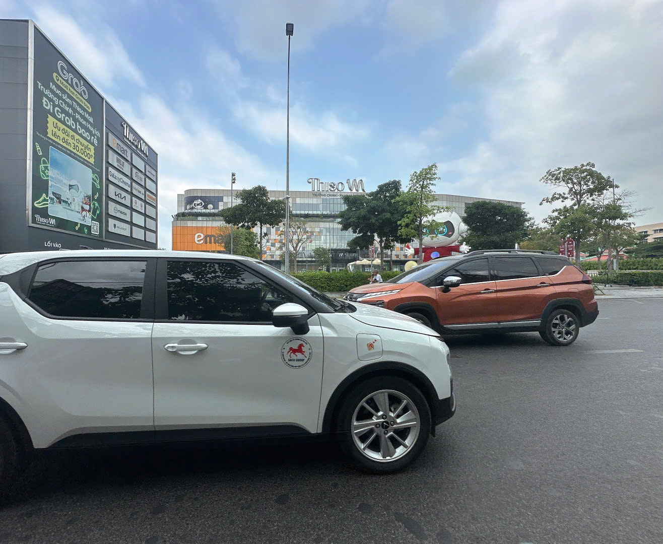 CHDV mới 6 lầu ngang 5.2m 116m2 17PN T.máy DT 100tr hẻm 114 Bùi Quang Là gần chợ 18 tỷ hơn 15995799