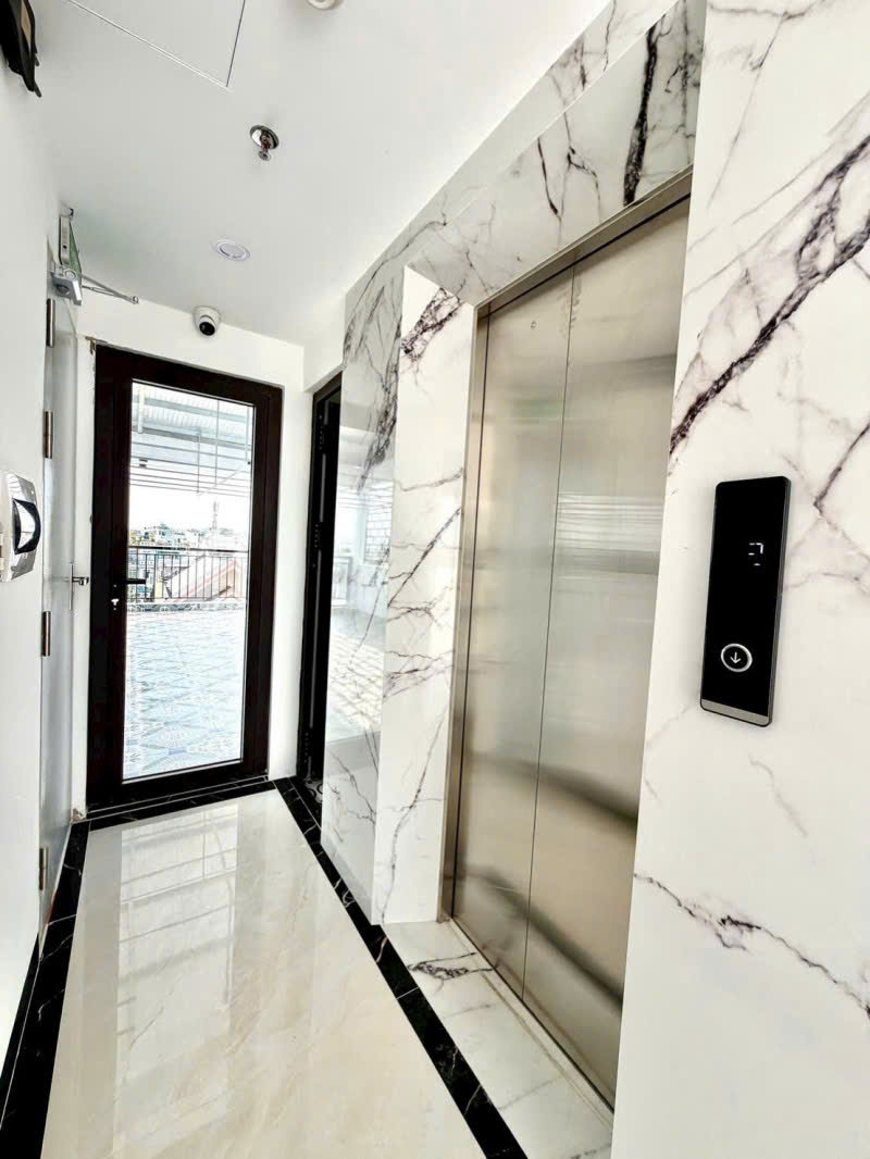 CHDV mới 6 lầu ngang 5.2m 116m2 17PN T.máy DT 100tr hẻm 114 Bùi Quang Là gần chợ 18 tỷ hơn 15995799