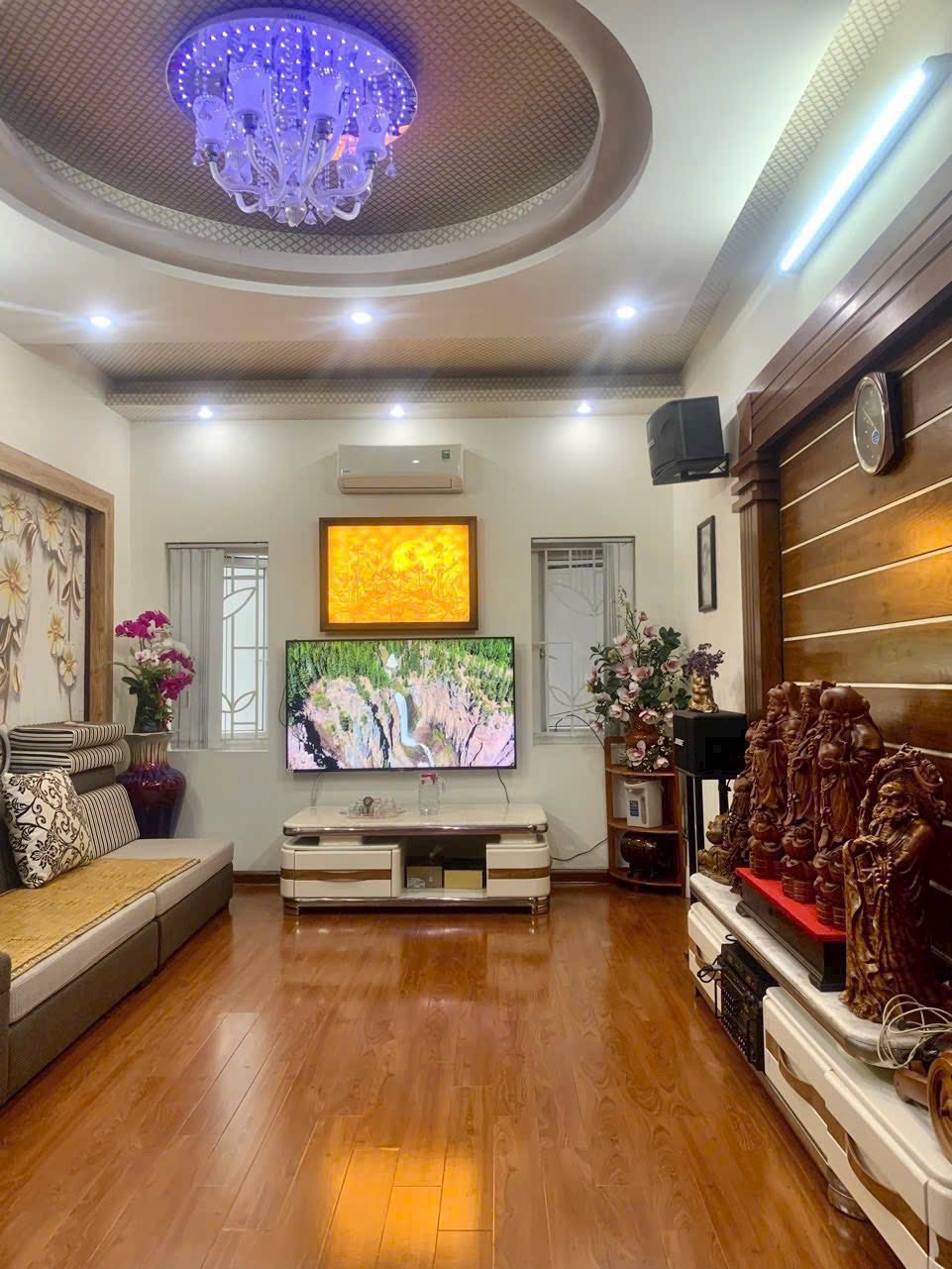 Bán căn nhà 4 tầng mặt phố Bạch Năng Thi, Đông Nam Cường, TP HD, 74m2, mt 4m, 4 ngủ 15995801