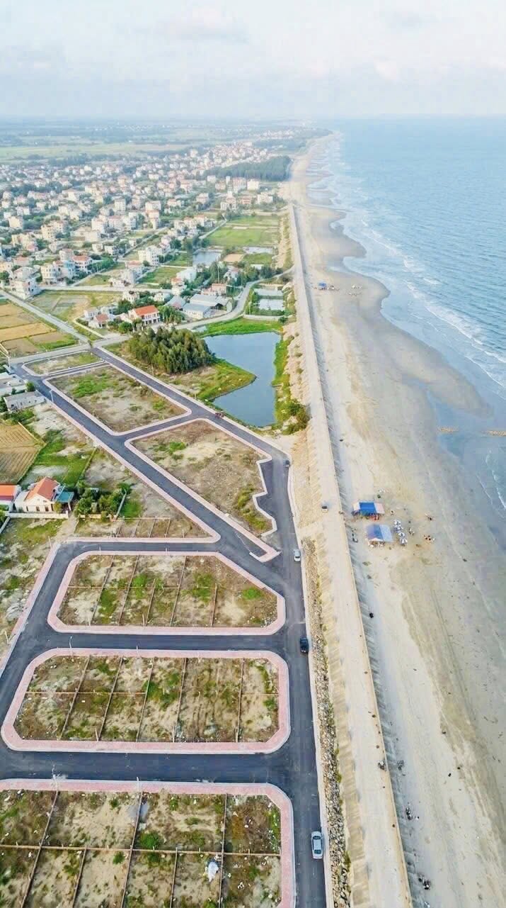 ĐẤT BIỂN SÁT QUẢNG TRƯỜNG GẦN CẢNG NƯỚC SÂU TIỀM NĂNG TĂNG GIÁ CAO 15995803