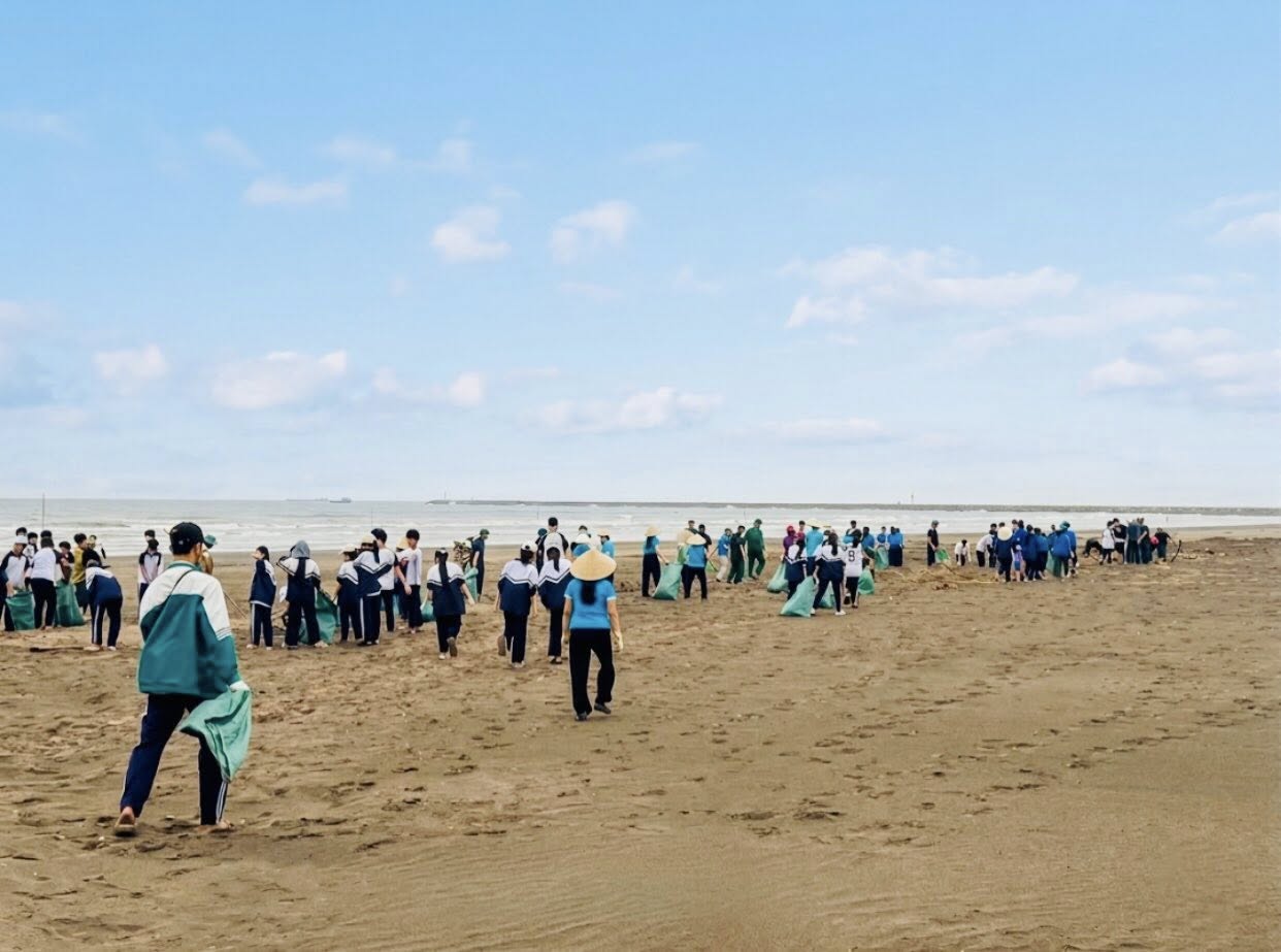 ĐẤT BIỂN SÁT QUẢNG TRƯỜNG GẦN CẢNG NƯỚC SÂU TIỀM NĂNG TĂNG GIÁ CAO 15995803