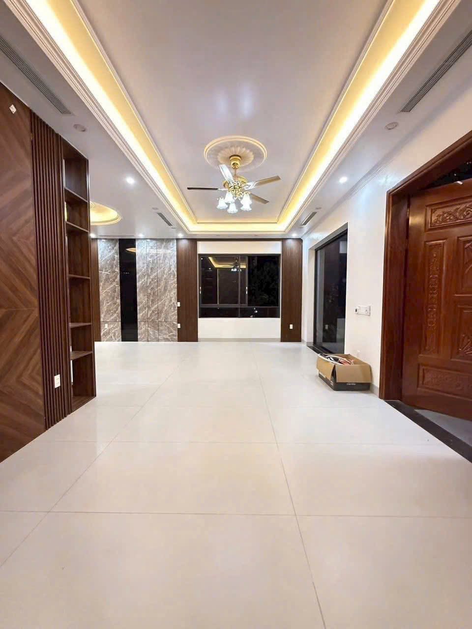 Bán căn biệt thự mặt phố khu Đỉnh Long, ph Tân Bình, TP HD, 174m2, mt 12m, thang máy 15995814