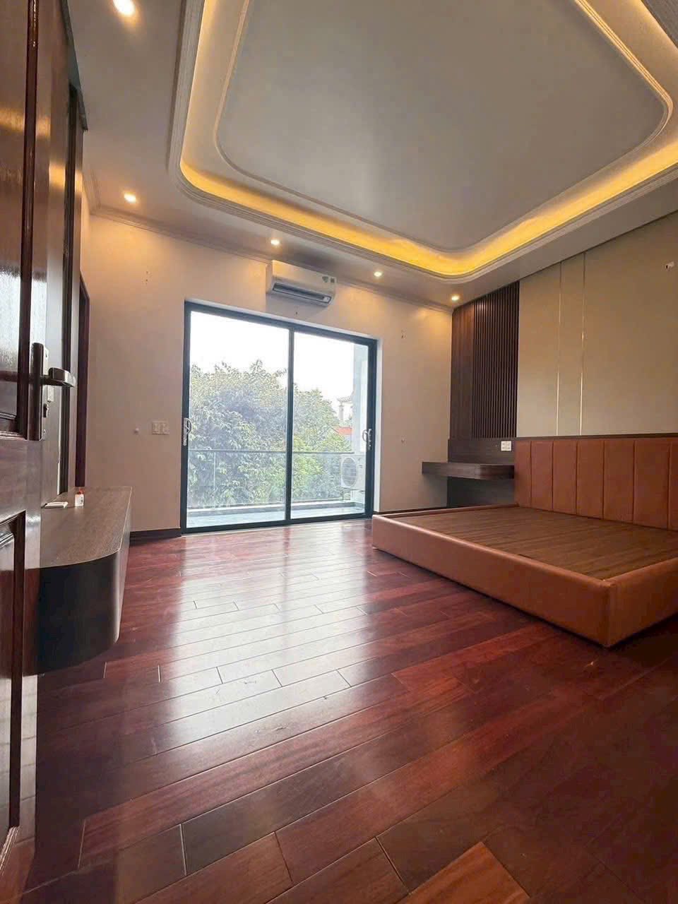 Bán căn biệt thự mặt phố khu Đỉnh Long, ph Tân Bình, TP HD, 174m2, mt 12m, thang máy 15995814