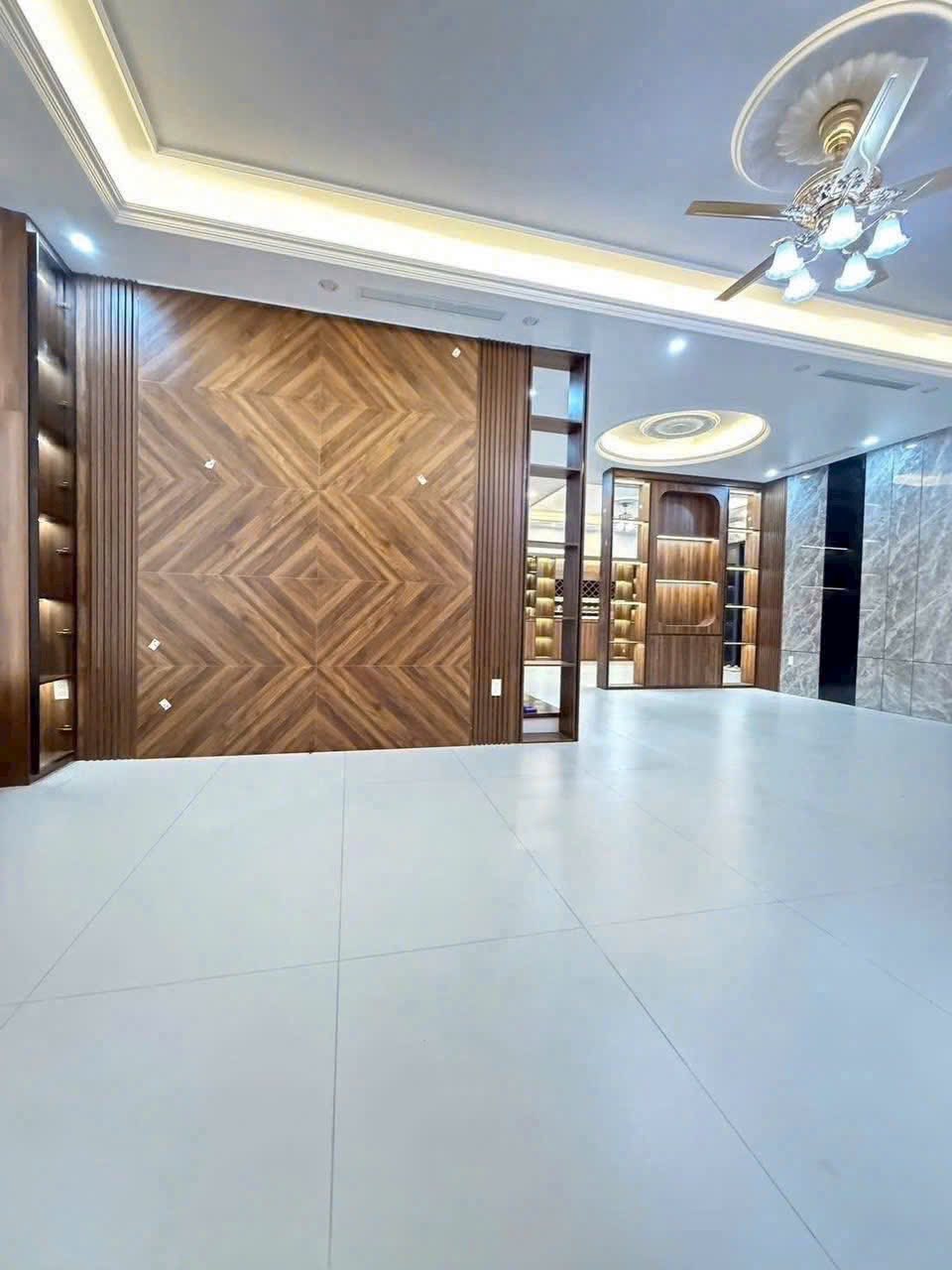 Bán căn biệt thự mặt phố khu Đỉnh Long, ph Tân Bình, TP HD, 174m2, mt 12m, thang máy 15995814