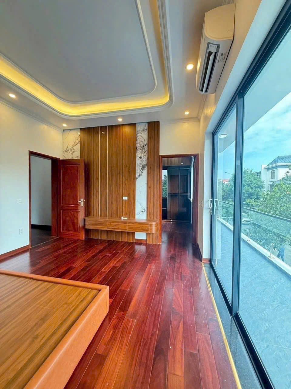 Bán căn biệt thự mặt phố khu Đỉnh Long, ph Tân Bình, TP HD, 174m2, mt 12m, thang máy 15995814