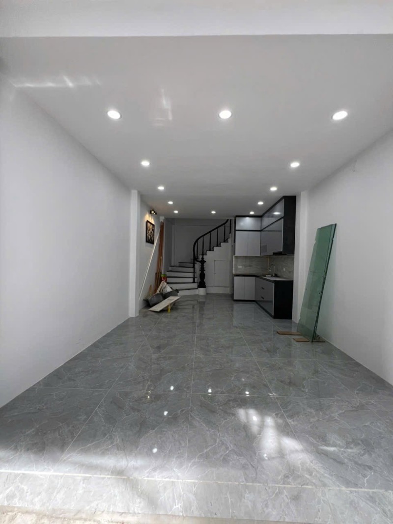 Bán nhà Trường Lâm,Long Biên 5 tầng,35m,mt4m oto vào nhà nhỉnh 9 tỷ 15995841