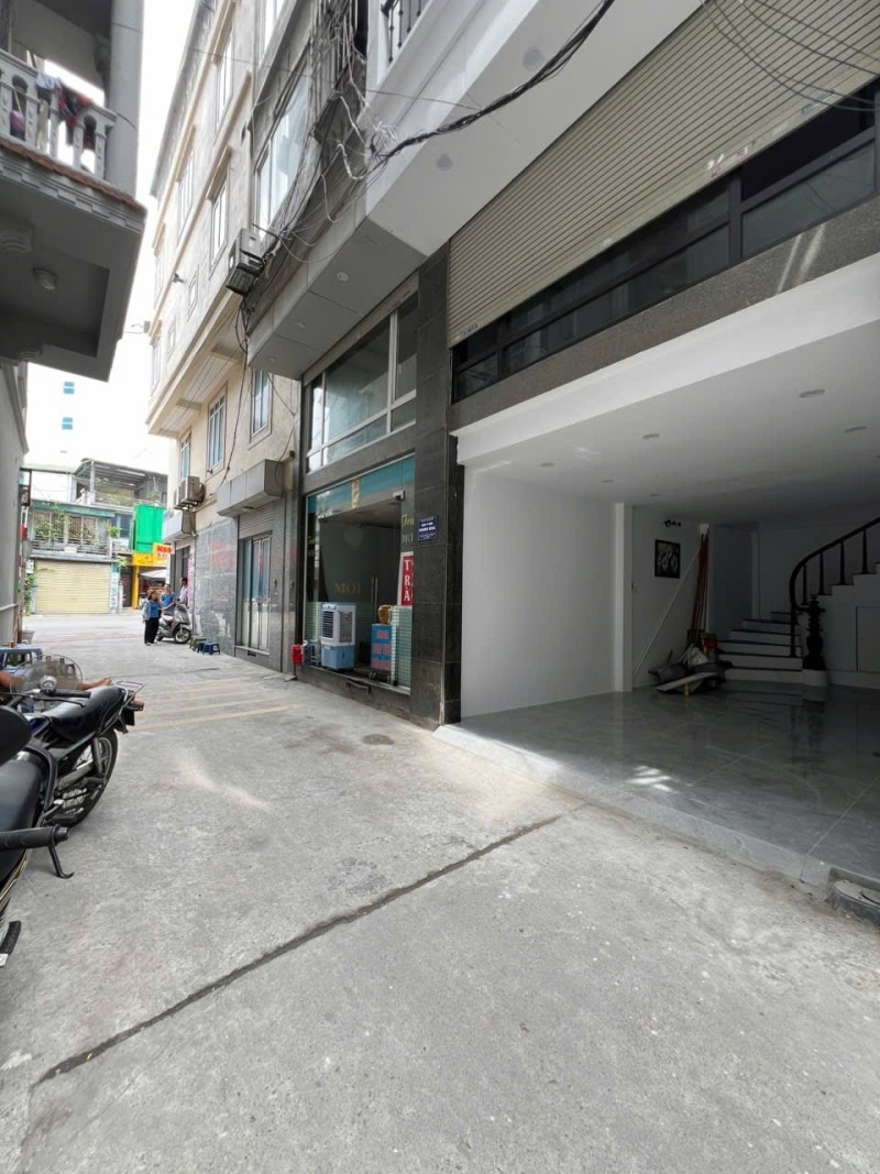 Bán nhà Trường Lâm,Long Biên 5 tầng,35m,mt4m oto vào nhà nhỉnh 9 tỷ 15995841