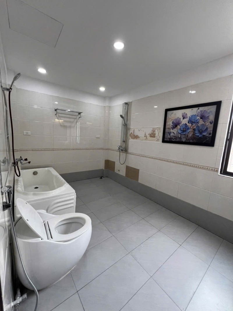 Bán nhà Trường Lâm,Long Biên 5 tầng,35m,mt4m oto vào nhà nhỉnh 9 tỷ 15995841