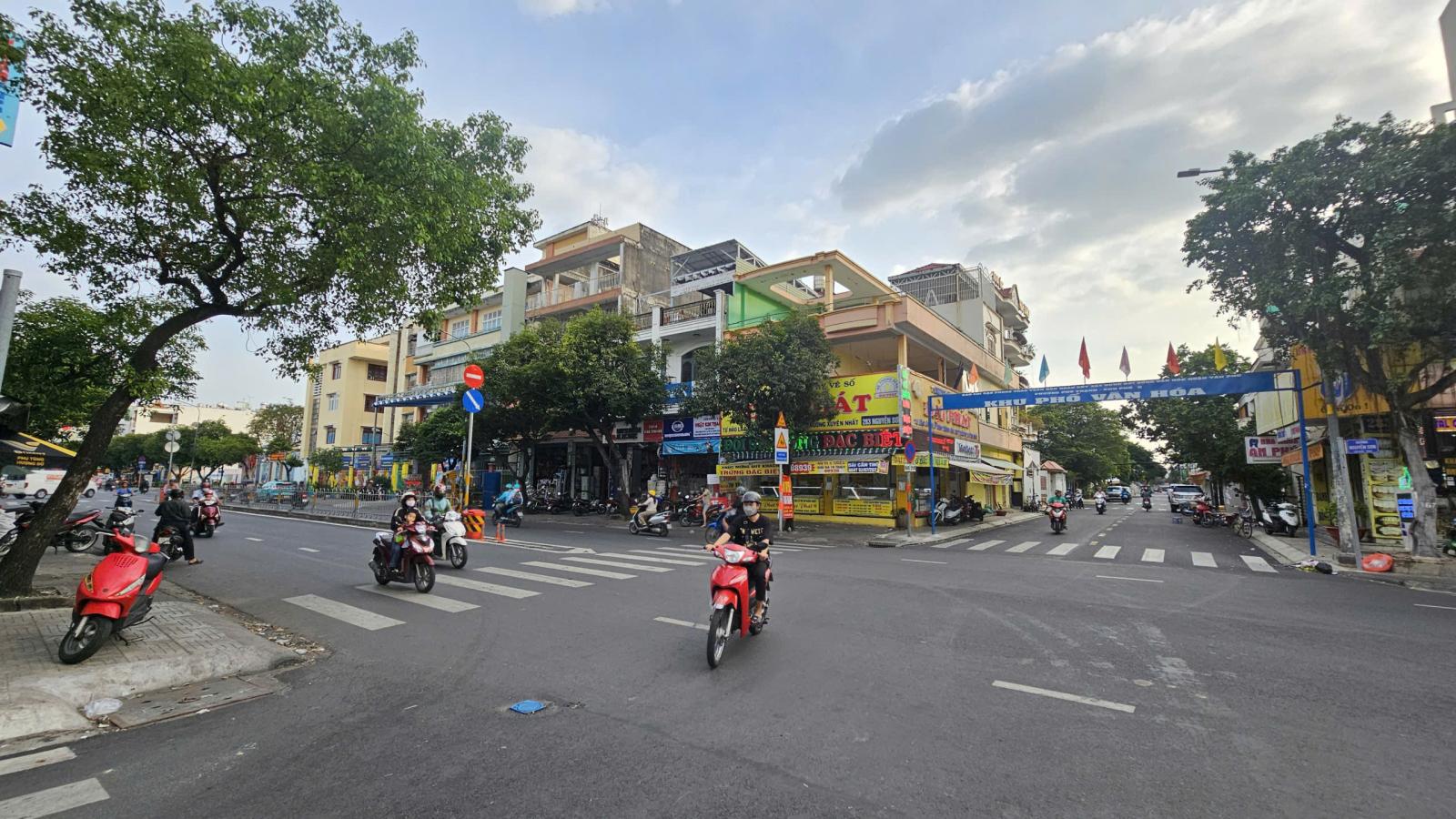 Nhà Mặt Phố 307/23 Bàu Cát Tân Bình 133m2 , 2 Tầng, 2PN, 2WC, Hướng ĐN, Sổ Hồng Riêng. Giá 15 Tỷ. 15995849