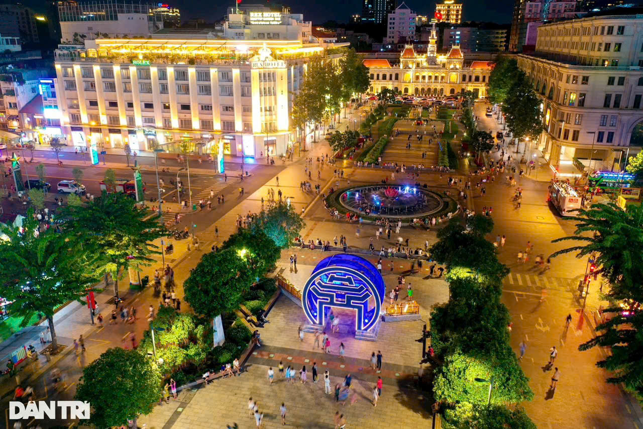 SIÊU PHẨM HIẾM BÁN Đ.NGUYỄN HUỆ & NGUYỄN THIỆP - CĂN SÓC 2 MẶT TIỀN SIÊU ĐẸP - DT 18M*24M - HDT 1,3 15995871