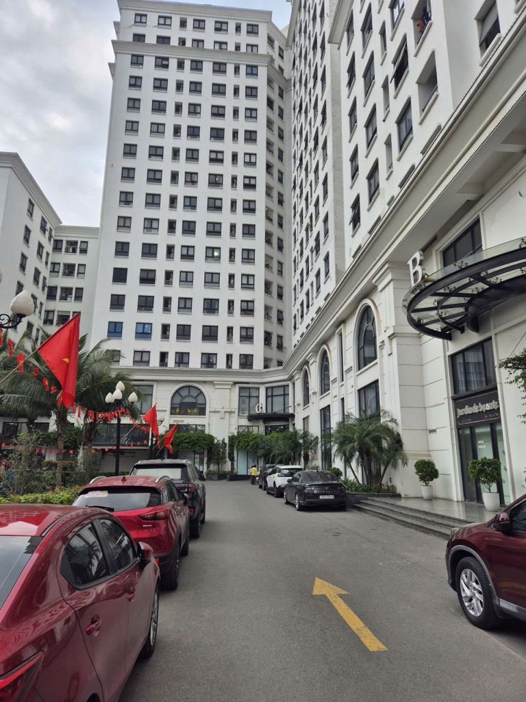 Chính chủ cần bán căn chung cư CẦU GIẤY. 62M, 2N, 2VS. Giá nhỉnh 6 tỷ. 15995872