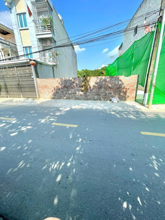 Tiết lộ lô đất 100m2 gần Phú Cát, khu vực trung tâm Hòa Lạc. Phù hợp xây trọ, đầu tư sinh lời, kết 15995904