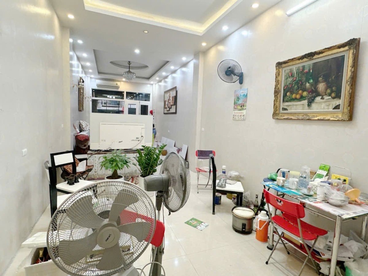 Bán Nhà Vương Thừa Vũ. Thanh Xuân. 5 Tầng Thang Máy. Ô Tô. DT 71m2. MT 3.7m. Giá 34.7 Tỷ. 15995905