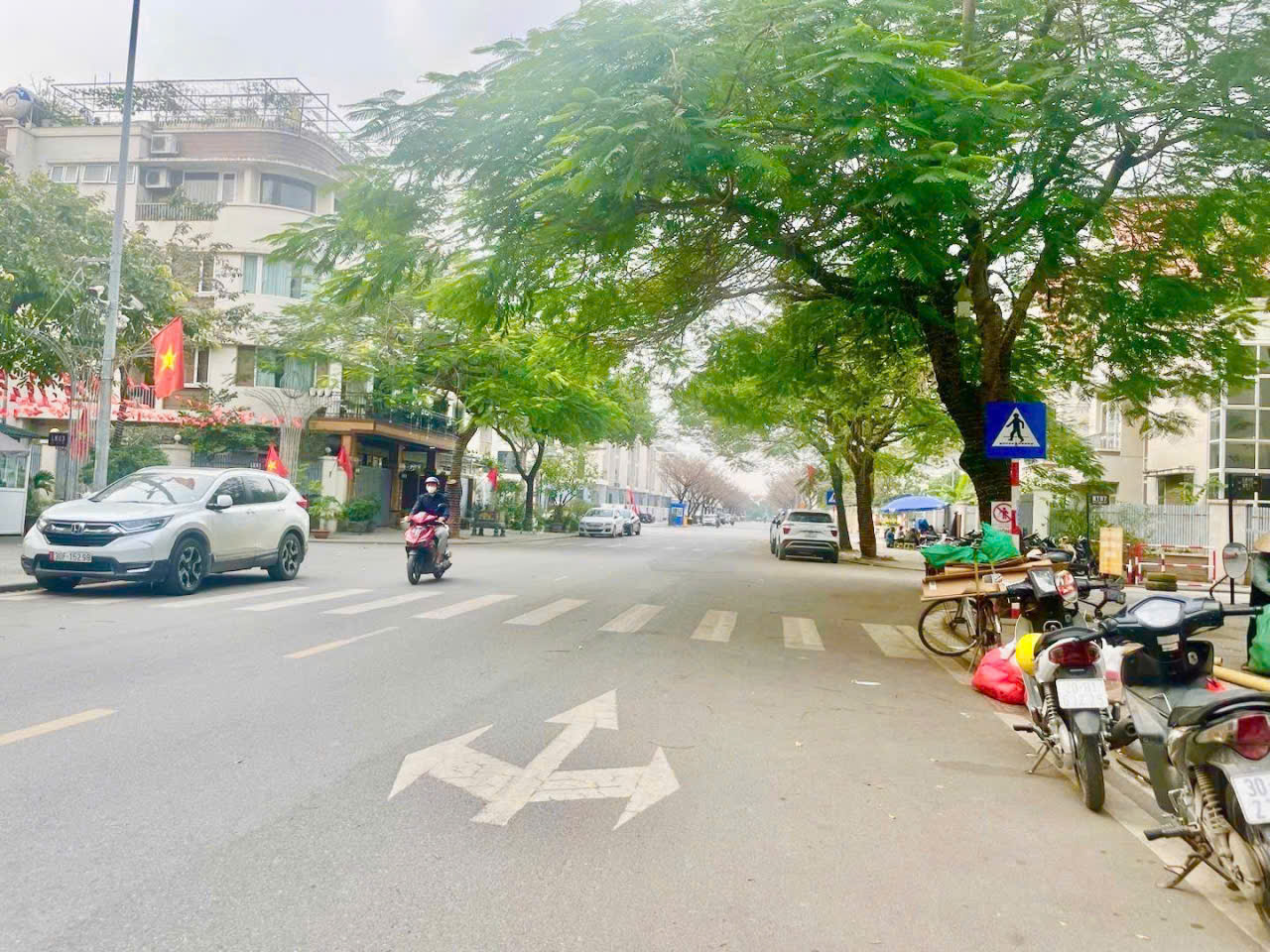 Bán nhà Liền kề khu đô thị An Hưng, Dương Nội, Hà Đông 82.5m 5 tầng mt 5m phân lô vỉa hè ô tô tránh 15995919