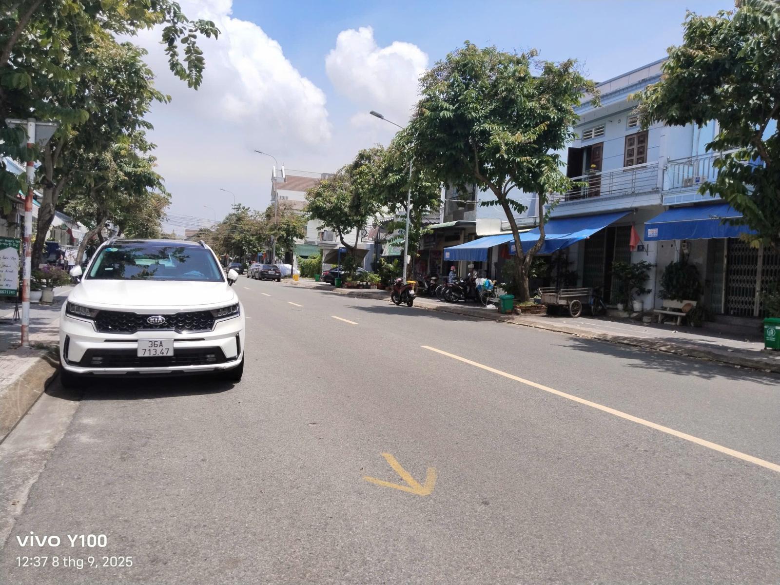 SIÊU PHẨM NHÀ MẶT PHỐ- GIÁ BÁN SIÊU LỢI NHUẬN 15995921