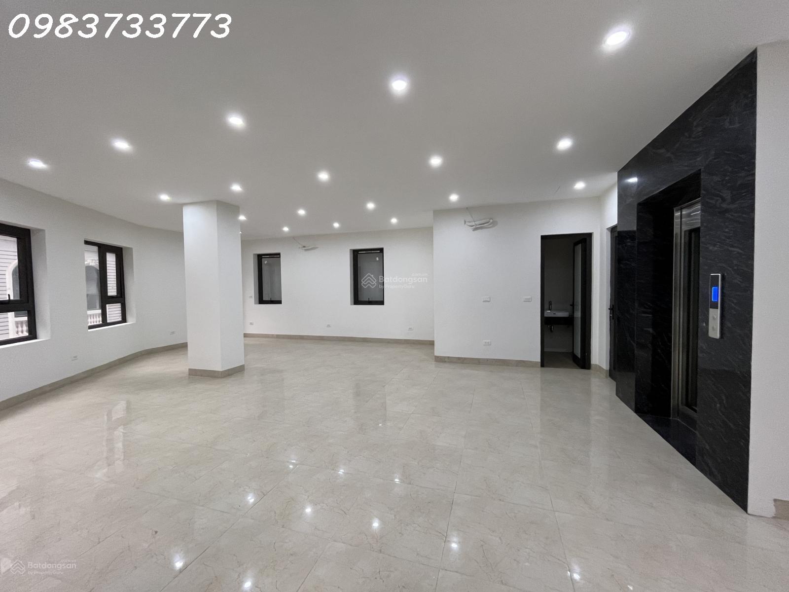 Chính chủ cần cho thuê sàn tầng 4 tòa nhà căn góc 2 mặt tiền tại phố Trần Thái Tông 15995925