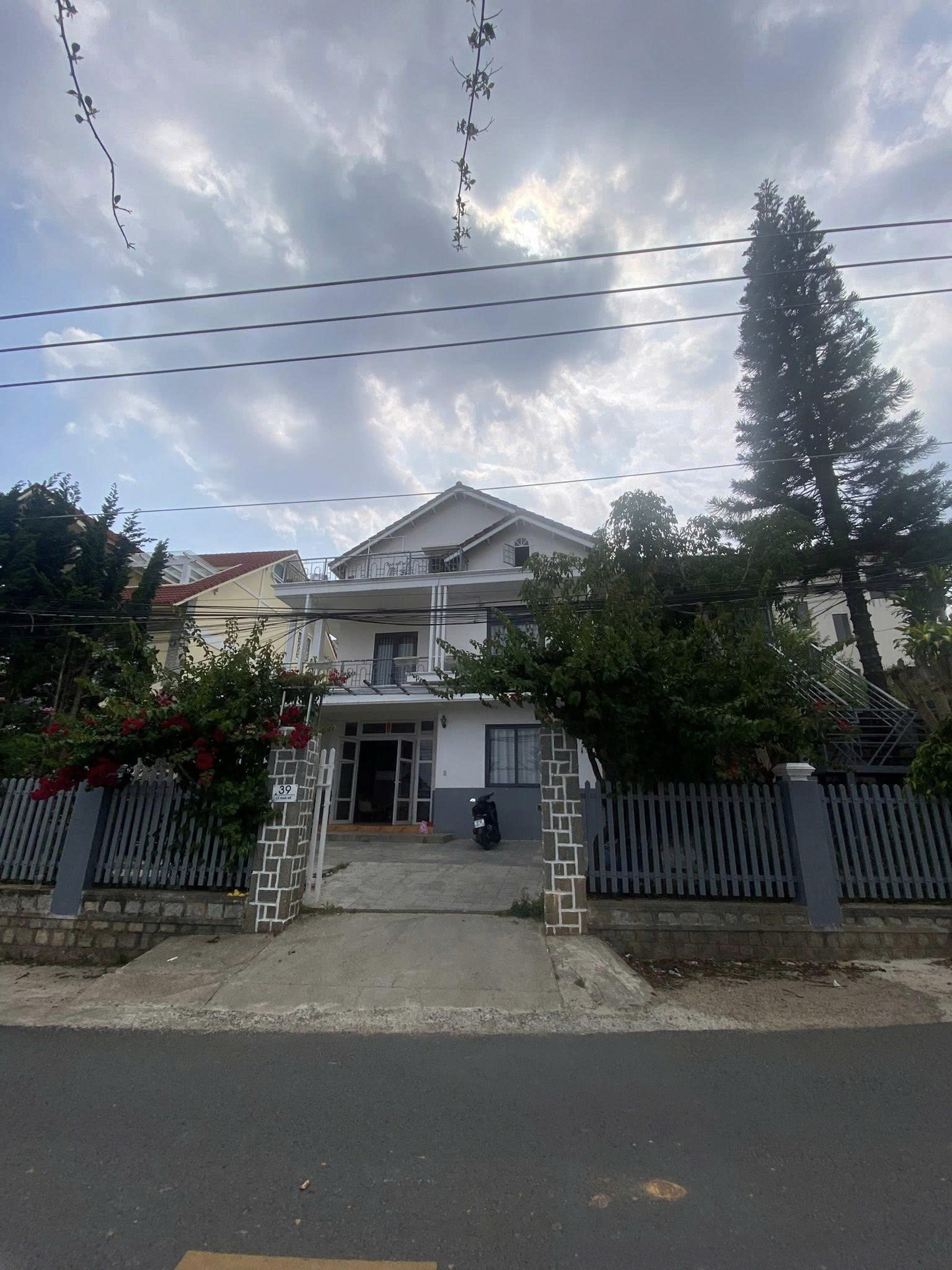 Cho thuê mặt bằng mặt tiền Lý Nam Đế, phường 8 Đà Lạt 10 triệu/tháng 15995947