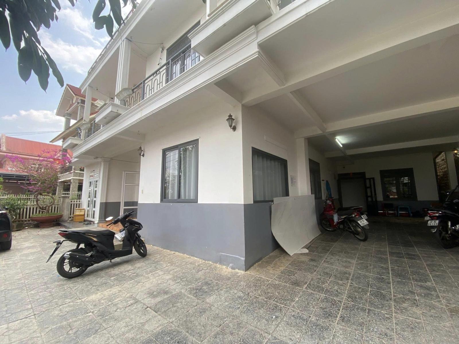 Cho thuê mặt bằng mặt tiền Lý Nam Đế, phường 8 Đà Lạt 10 triệu/tháng 15995947