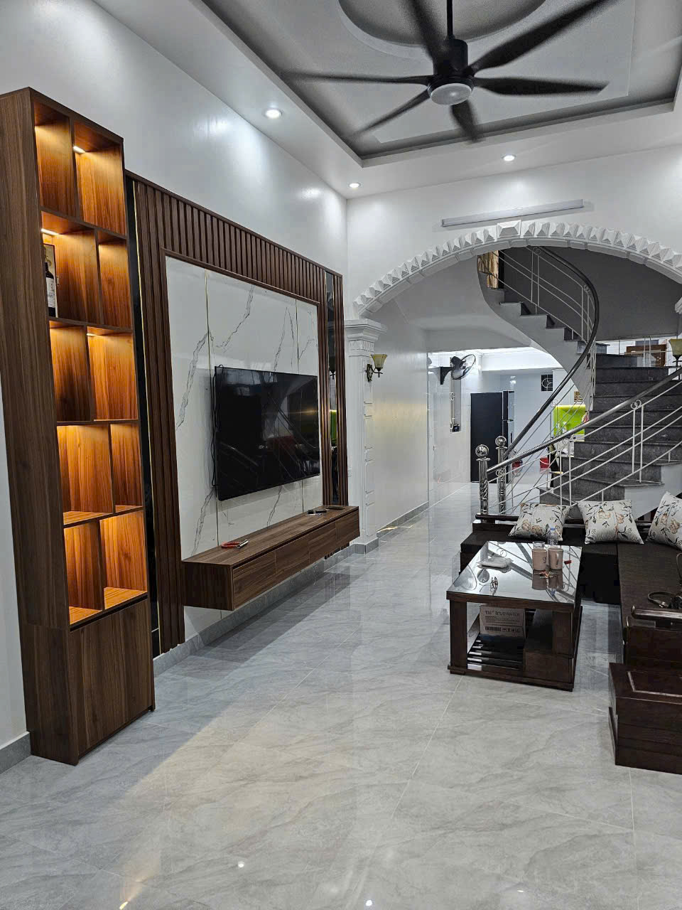 👉👉Bán nhà mặt đường Thư Trung - 66m 2.5 tầng - vị trí bán hàng đẹp 15996001