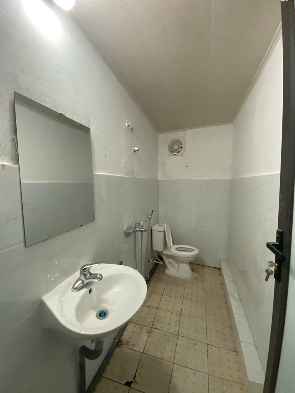 CHO THUÊ KHO LONG BIÊN 150M² – TRẦN CAO – XE TẢI VÀO TẬN NƠI 15996009