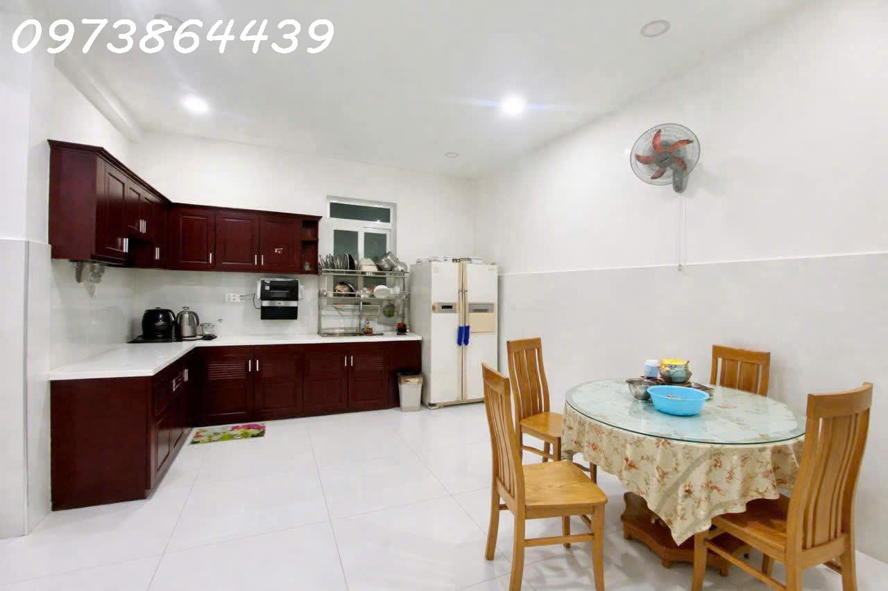 🏡 NHÀ ĐẸP THỚI AN 11 – NGANG 6,2 M – HẺM XE HƠI – GIÁ TỐT NHẤT KHU VỰC
🚗 Hẻm 5m ô tô đậu tận cửa 15996018