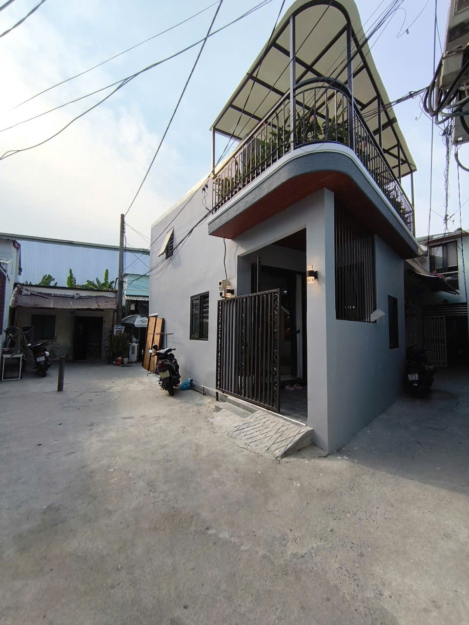 ♣ Góc 3 mặt kiệt Trưng Nữ Vương, Sân Rộng, 50m2, 2 tầng mới, 3PN, Full Nội Thất, 3.9x tỷ 15996051