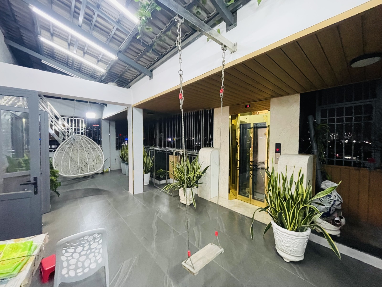 Đỉnh KD CHDV 93PN 8L+Hầm ngang 10m 600m2 MTKD ngay Âu Cơ gần ĐH Văn Hiến TN 550tr 135 tỷ. 15996054