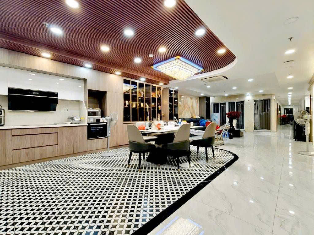 Đỉnh KD CHDV 93PN 8L+Hầm ngang 10m 600m2 MTKD ngay Âu Cơ gần ĐH Văn Hiến TN 550tr 135 tỷ. 15996054