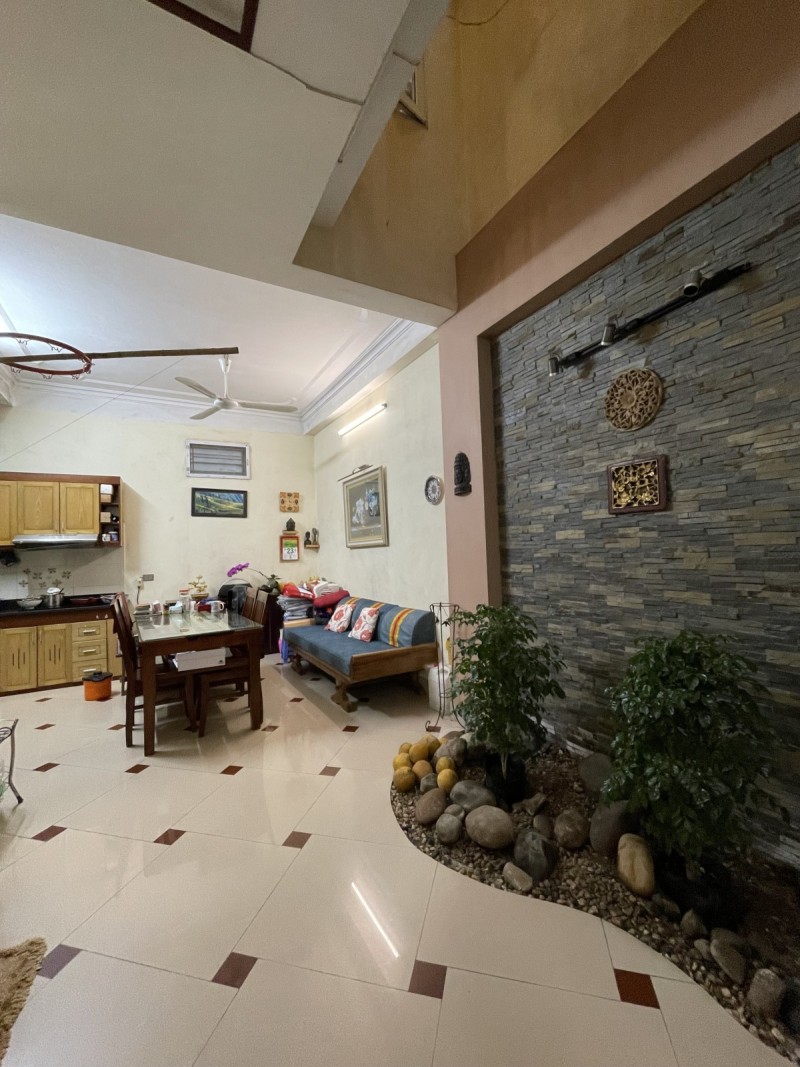 Bán nhà Ngọc Lâm,Long Biên 5 tầng,63m,mt5.9m gần phố nhỉnh 12 tỷ 15996061