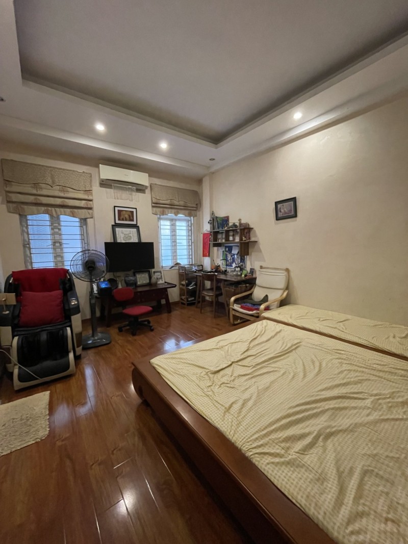 Bán nhà Ngọc Lâm,Long Biên 5 tầng,63m,mt5.9m gần phố nhỉnh 12 tỷ 15996061