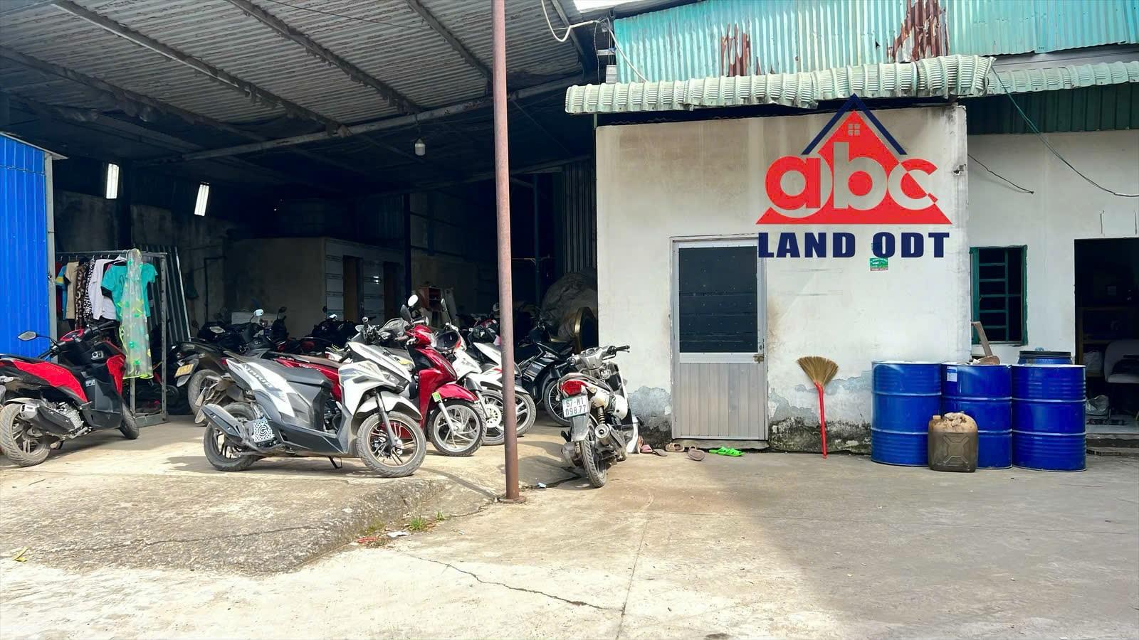 bán nhà xưởng đang có thu nhập cho thuê cao, phù hợp đầu tư lâu dài. đã chuyển đổi SKC 15996075