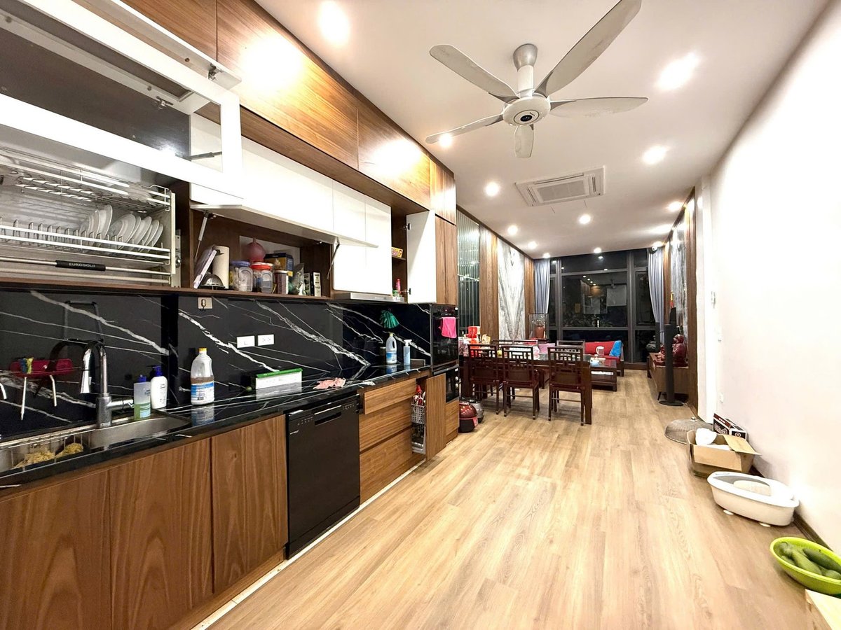 Bán Nhà Mặt Phố Trung Yên. Cầu Giấy. 6 Tầng Thang Máy. Ô Tô. DT 55m2. MT 3.4m. Giá 24.8 Tỷ. 15996087